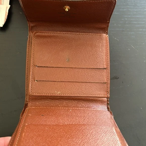 Louis Vuitton Wallet - Picture 9 of 11